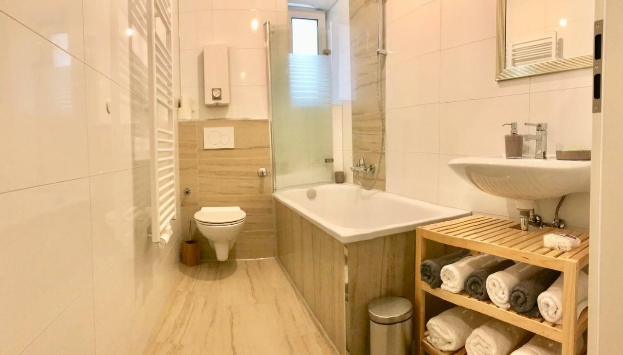 Apartments - Free Parking - Wifi - Kitchen Essen Exterior foto